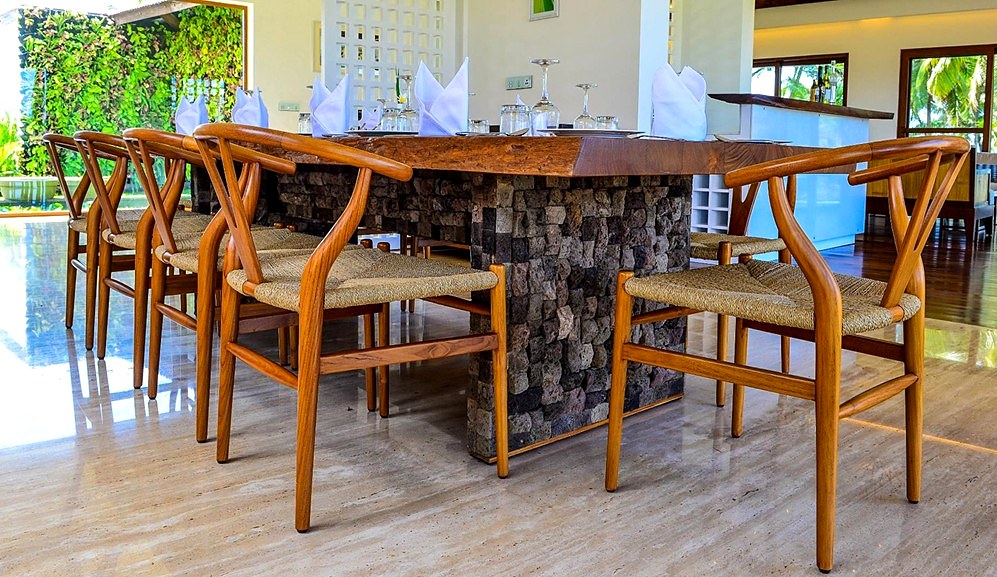 KAYU Dining Setting