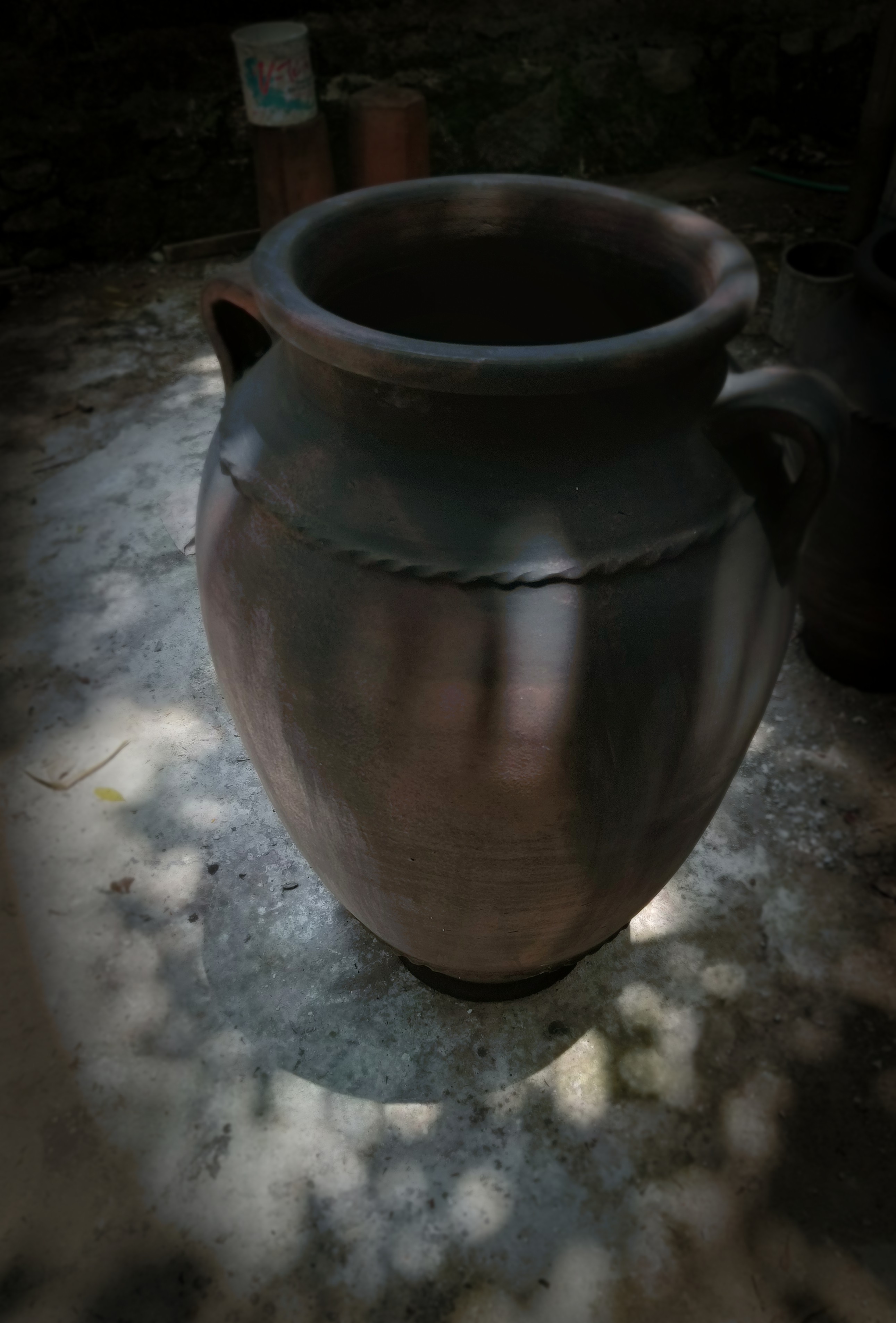 Ribbed Round Pot